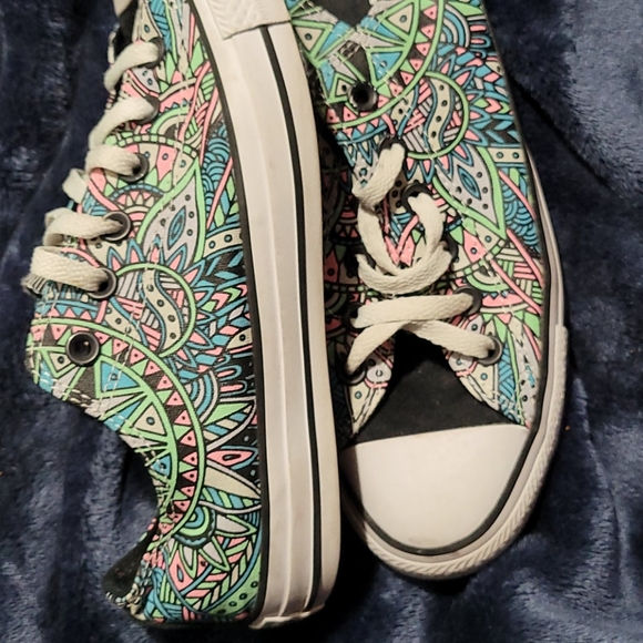 Converse low tops - Picture 2 of 3